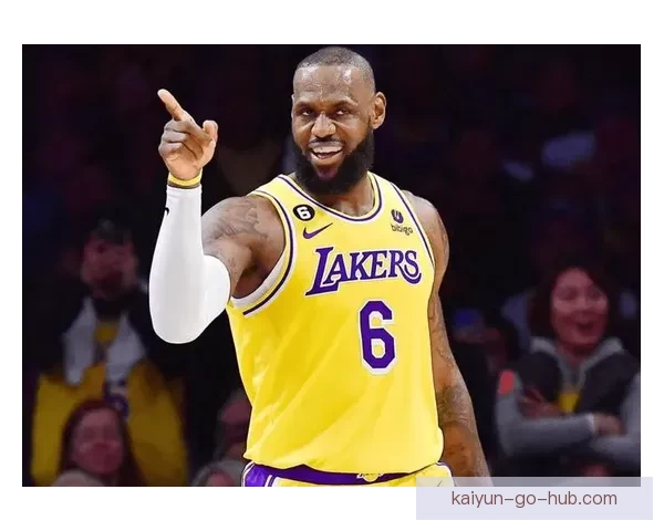 老詹惊艳蜕变无球终结者新角色获球迷热烈点赞